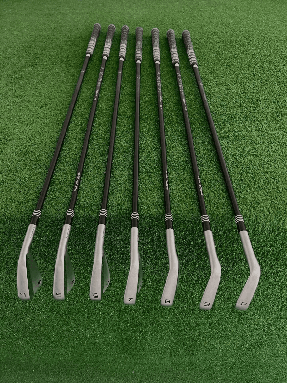 TaylorMade P7MB ’23 Forged Iron Set 4-P / Fujikura Axiom VeloCore 125 Extra Stiff